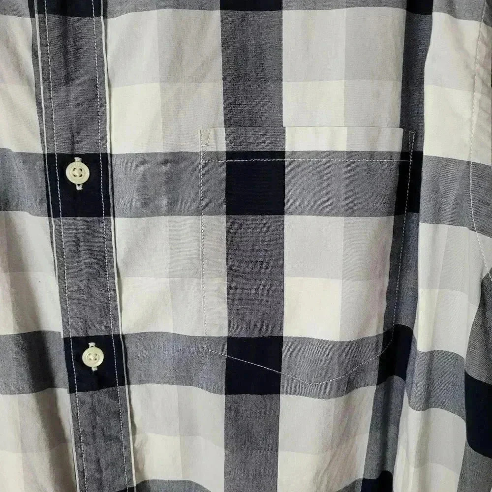 ♥Banana republic button down shirt‎ - Picture 2 of 9